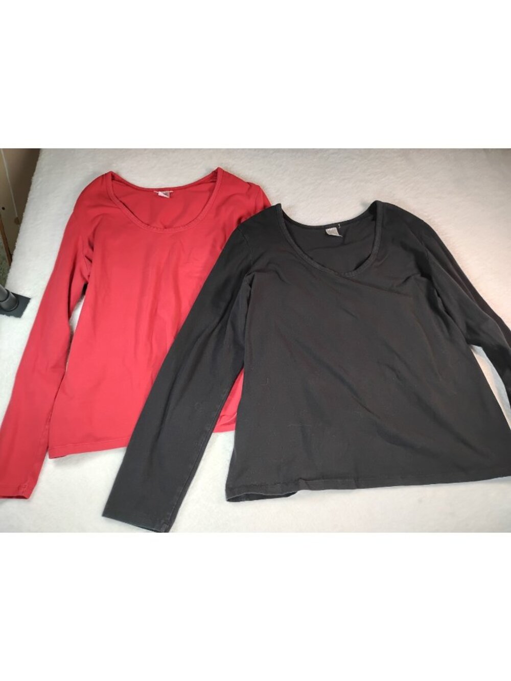 Lot Of 2 Kika Paprika Organic Cotton Tees Long Sleeve Stretch XL Black Red